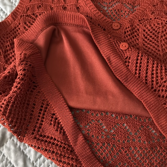 Sweater skirt & vest set - Picture 9 of 13